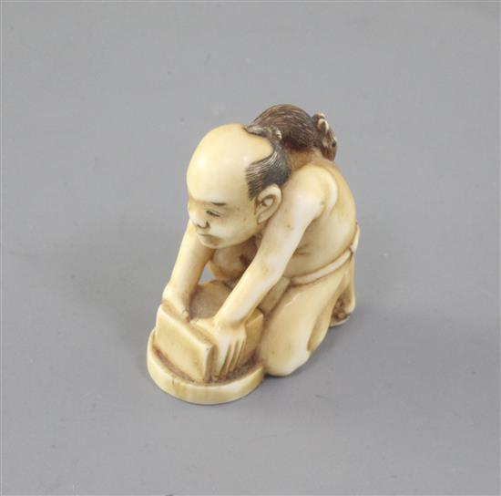 A Japanese ivory okimono of the disappointed ratcatcher, 19th century, signed Tomomitsu, 3.7cm high (no.572)